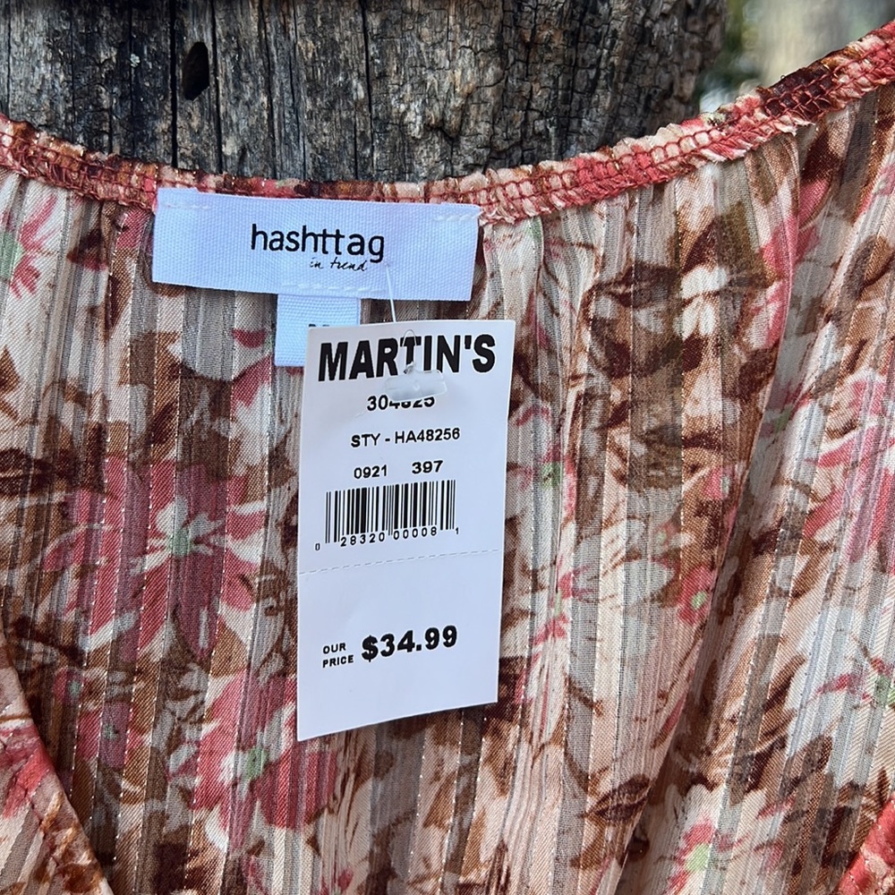 Women’s Size M - Dress top - NWT - Picture 4 of 4